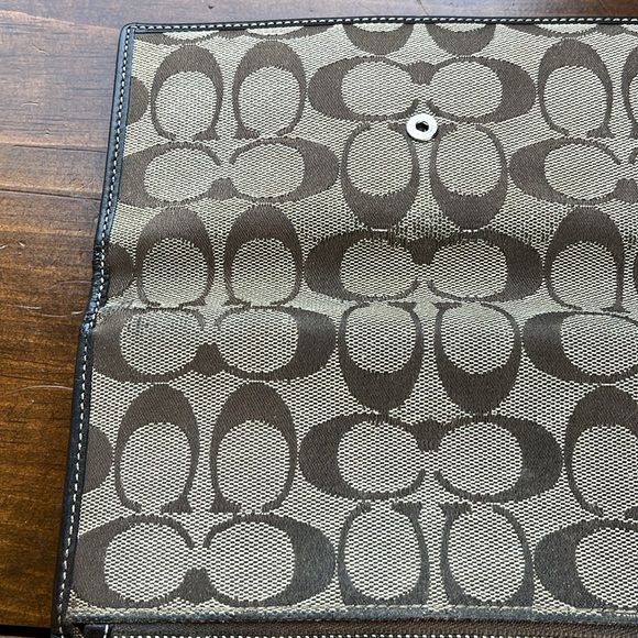 Coach Signature Trifold Wallet - Picture 6 of 16